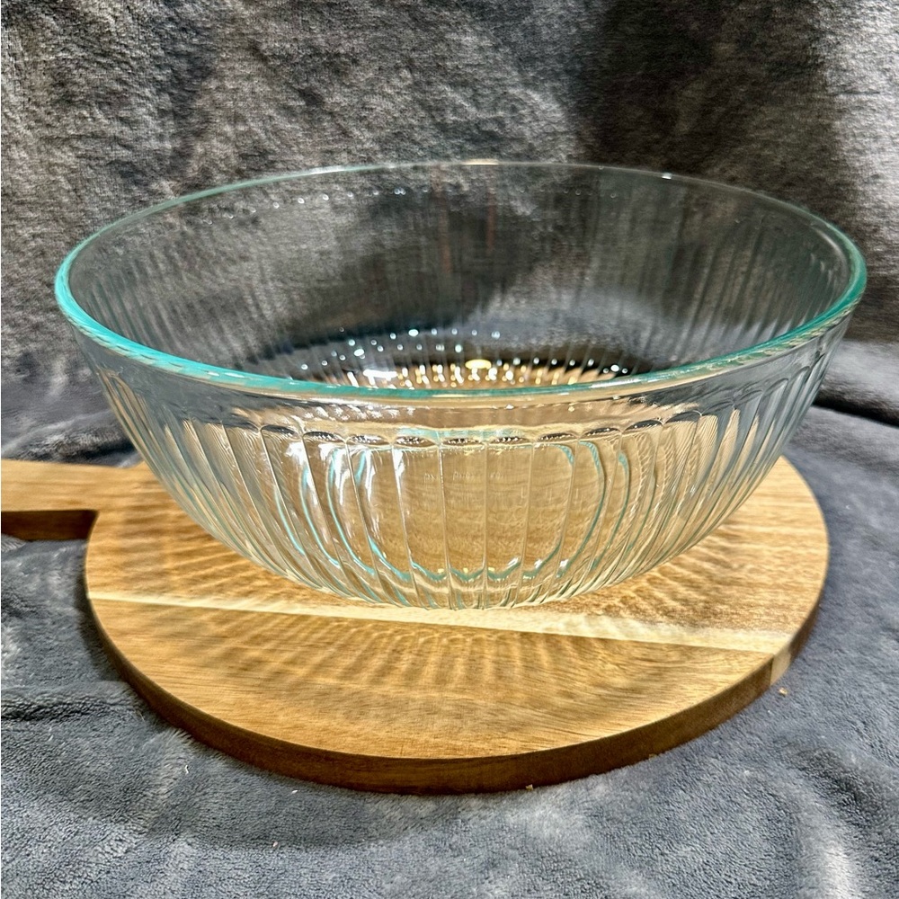 Pyrex Clear Glass Bowl with Ribbed Logo